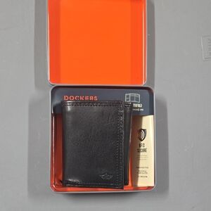 Dockers Black RFID Secure Card Holder Wallet